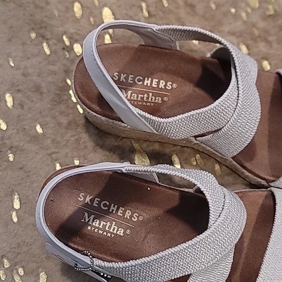 Cute And Comfy Martha Stewart Wedge Sandals - Picture 2 of 4